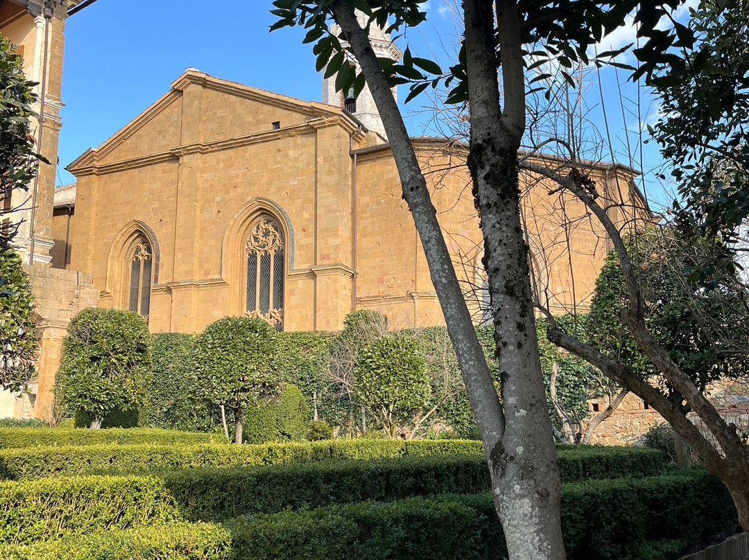 帕拉索皮克洛蜜妮酒店-皮恩扎必去景点