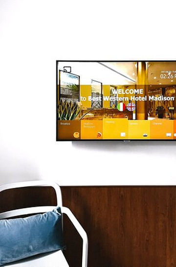 贝斯特韦斯特麦迪逊酒店主图