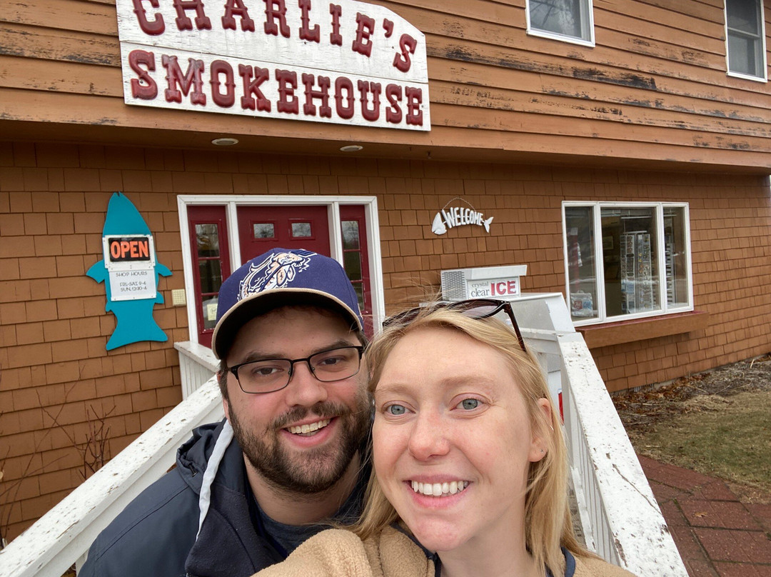 Charlie's Smokehouse-Gills Rock必去景点