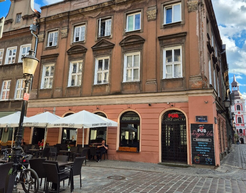 Deja Vu-Pub.