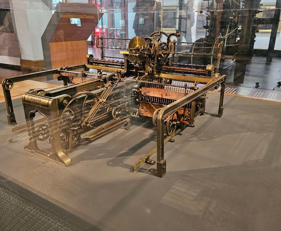 Bolton Library and Museum Services景点图片