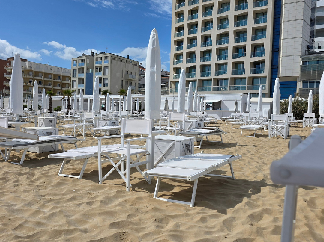 丽都怡东水疗酒店主图