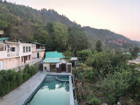 Maati Resort By The Lake Hill主图