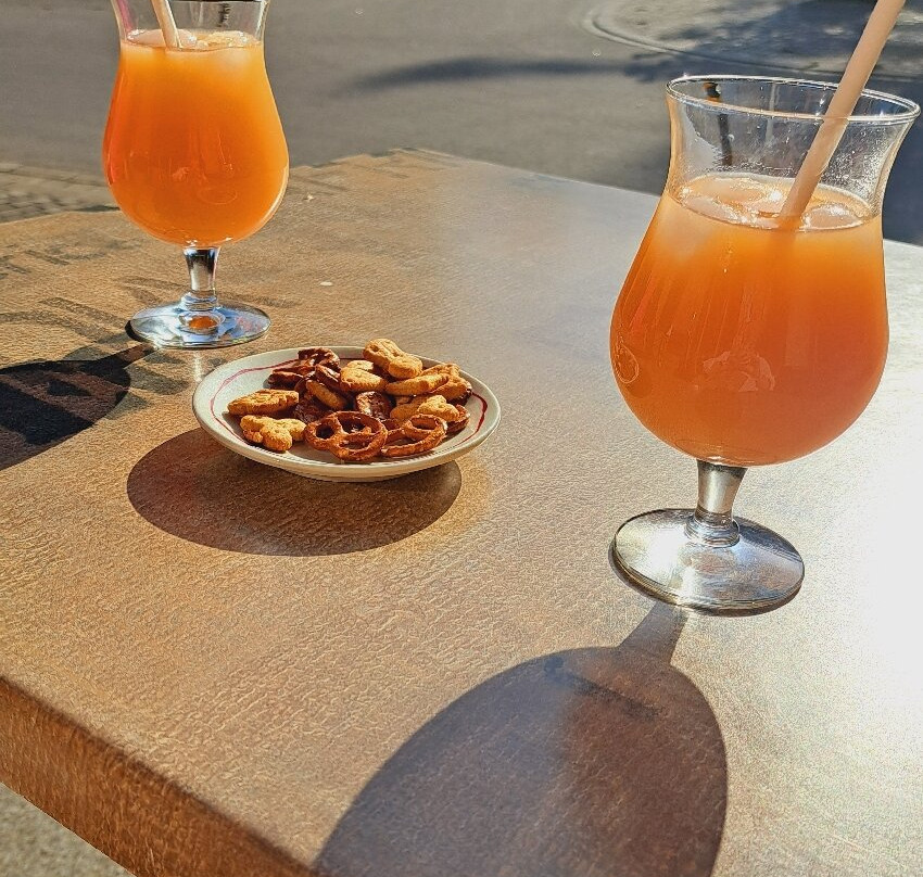 湖之家酒店主图