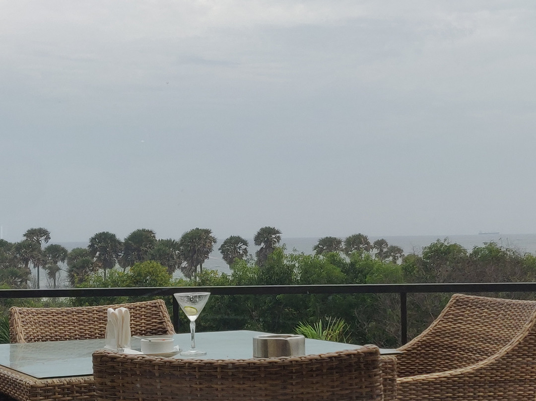 Upper Deck Bar & Lounge景点图片