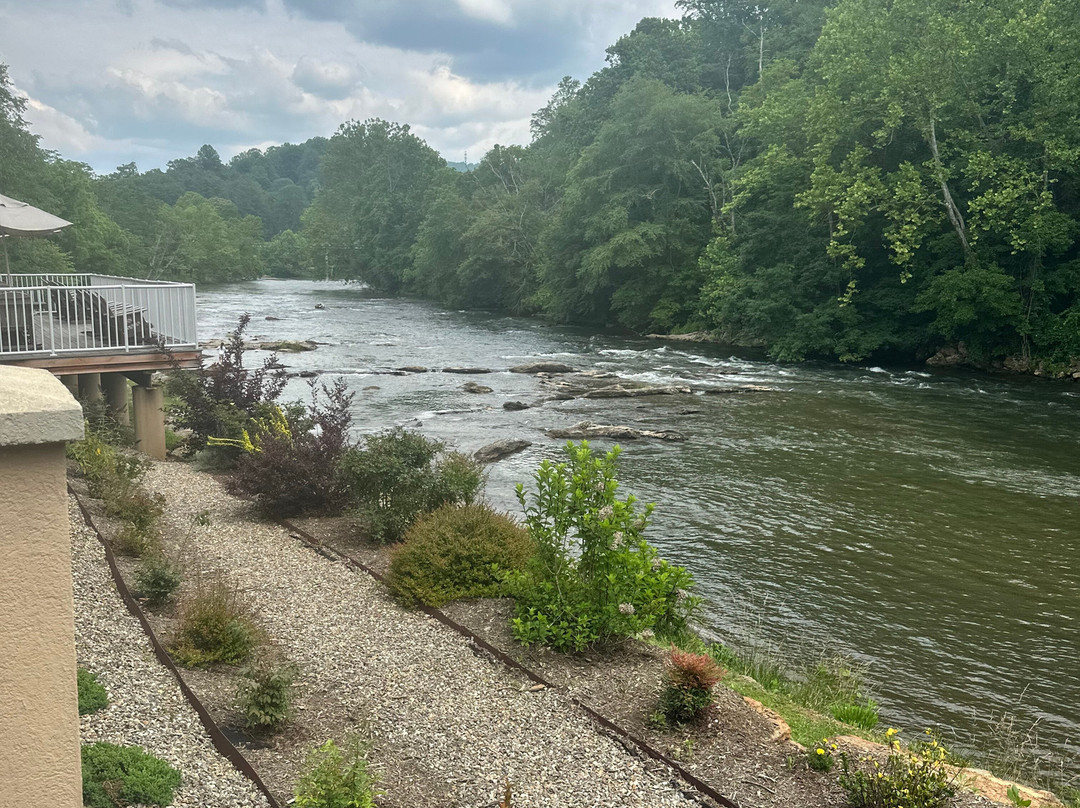 Best Western Plus River Escape Inn & Suites主图