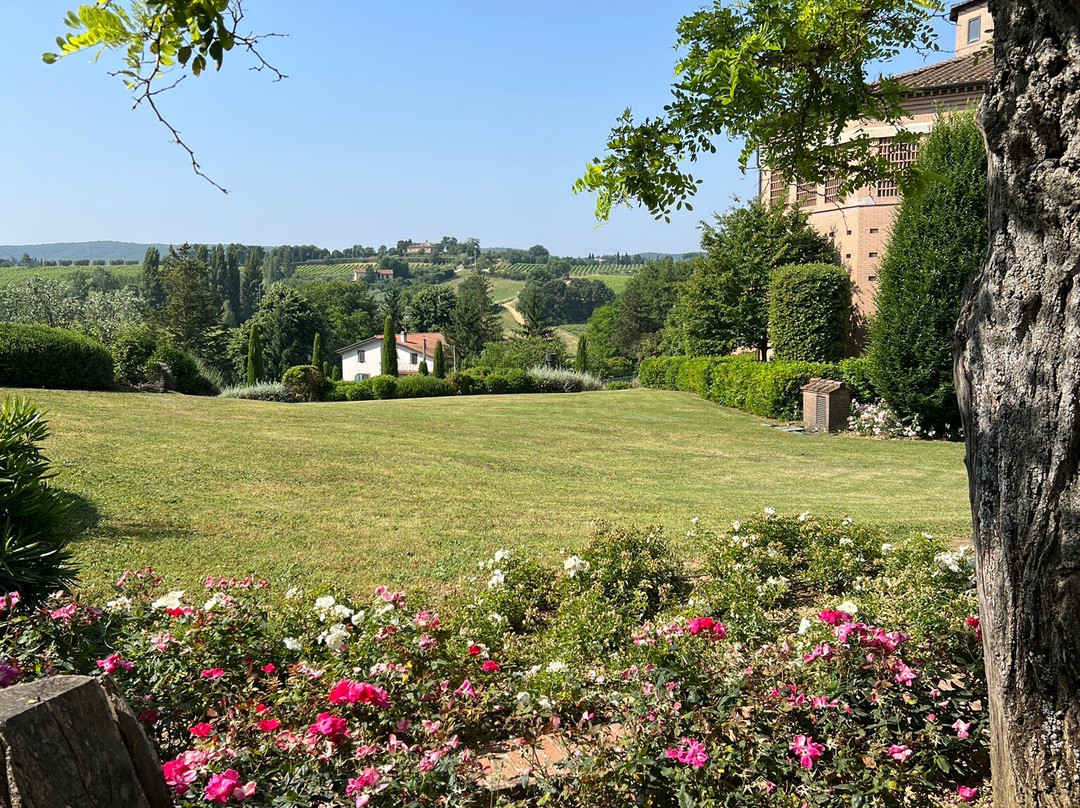 Tenuta Santavenere - Casa Vinicola Triacca-蒙特普尔恰诺必去景点
