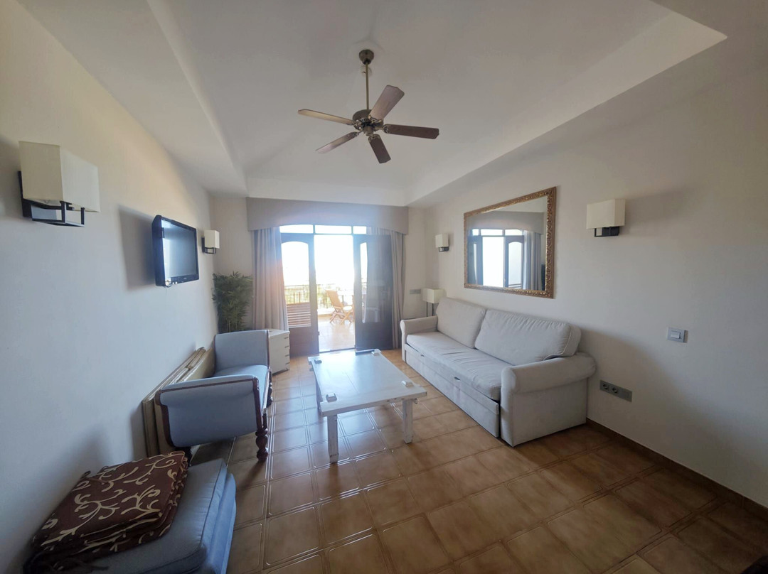 丽晶乡村俱乐部酒店主图