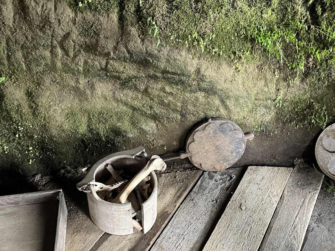 Caves Of Laugarvatn (the Cave People)-Laugarvatn必去景点