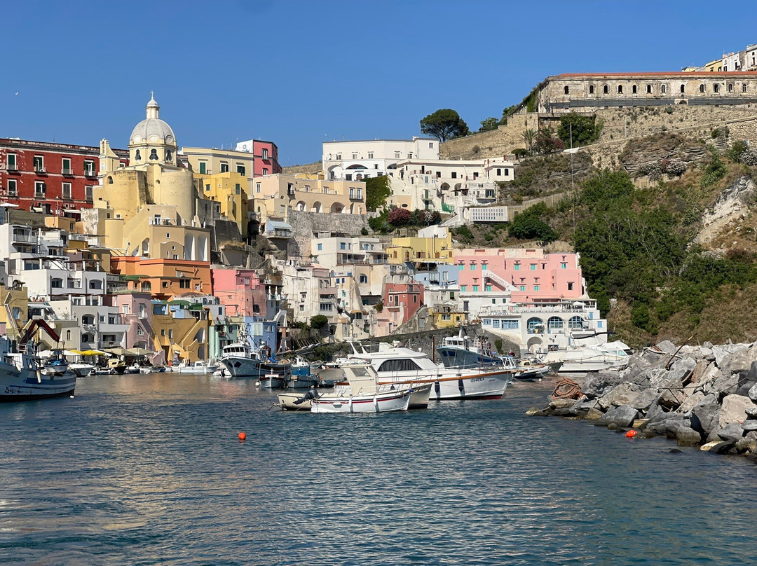 Ischia Charter Boat-伊斯基亚必去景点