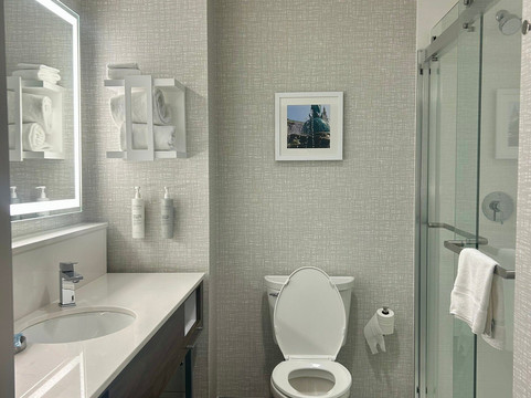 克利夫兰机场泰德曼路欢朋酒店主图