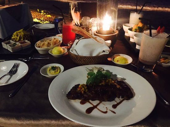 巴厘岛赛米亚酒店主图