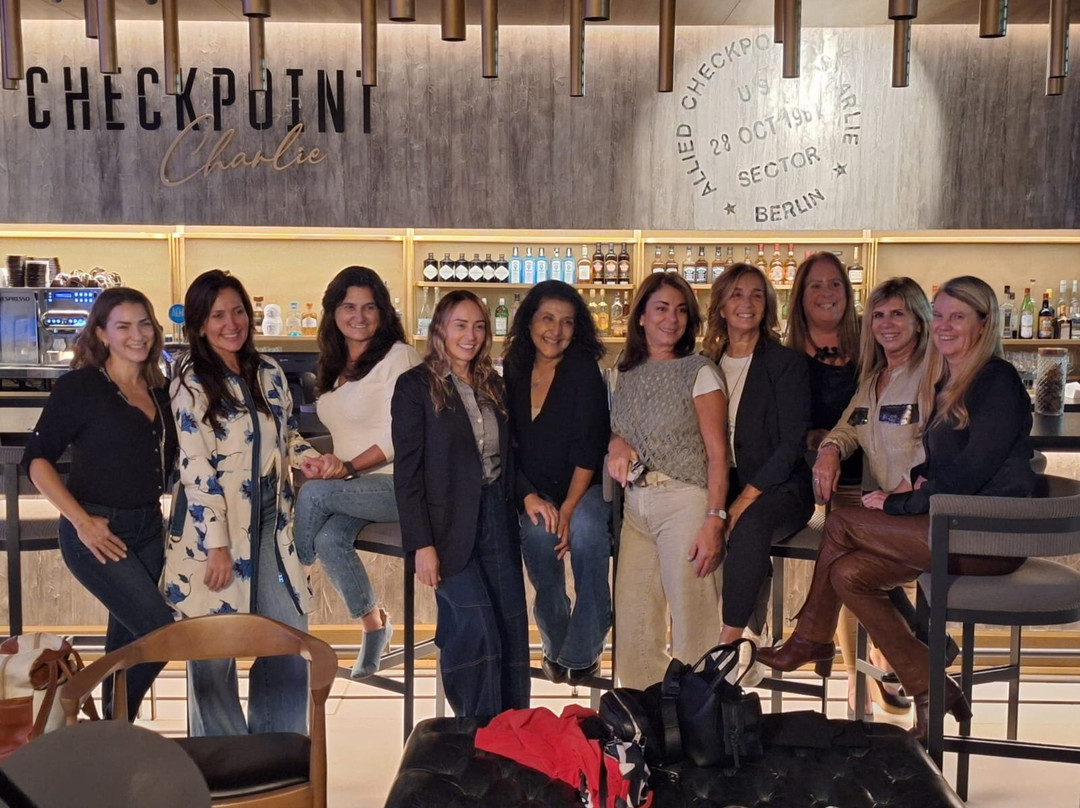 Checkpoint Charlie主图