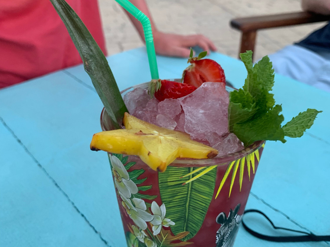 Red Tail Cocktail Bar-卡拉马其必去景点