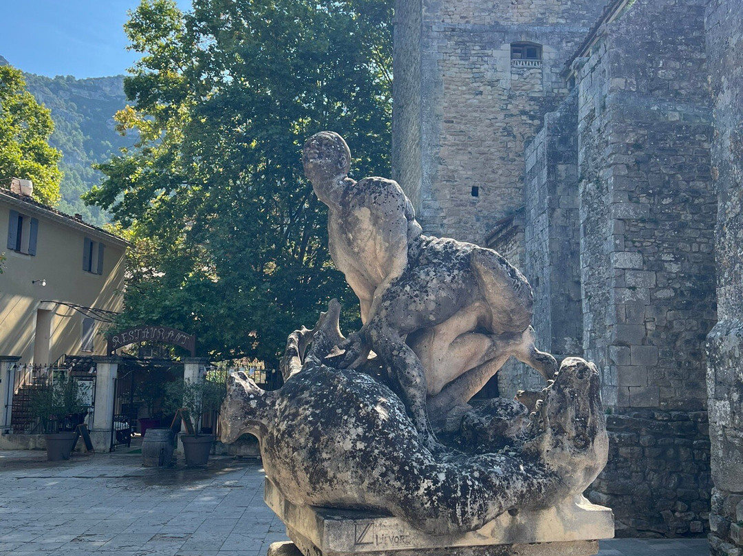 Provence Et Tourisme En E-bike-Saint Saturnin les Avignon必去景点