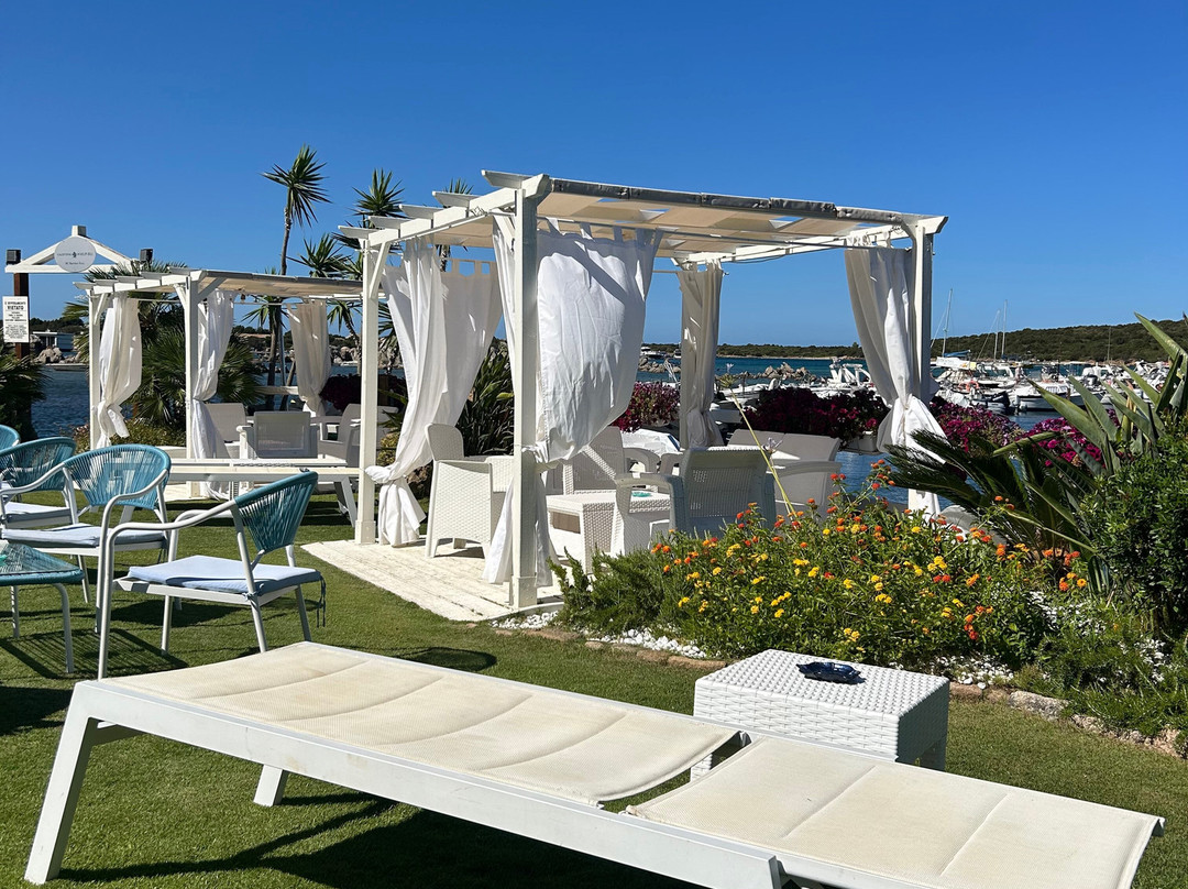 Baia De Bahas Apartments主图