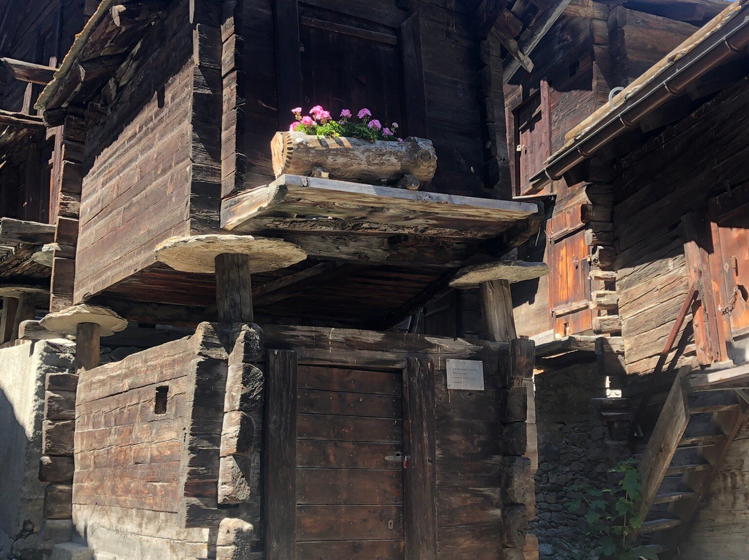 Hinterdorfstrasse-策马特必去景点