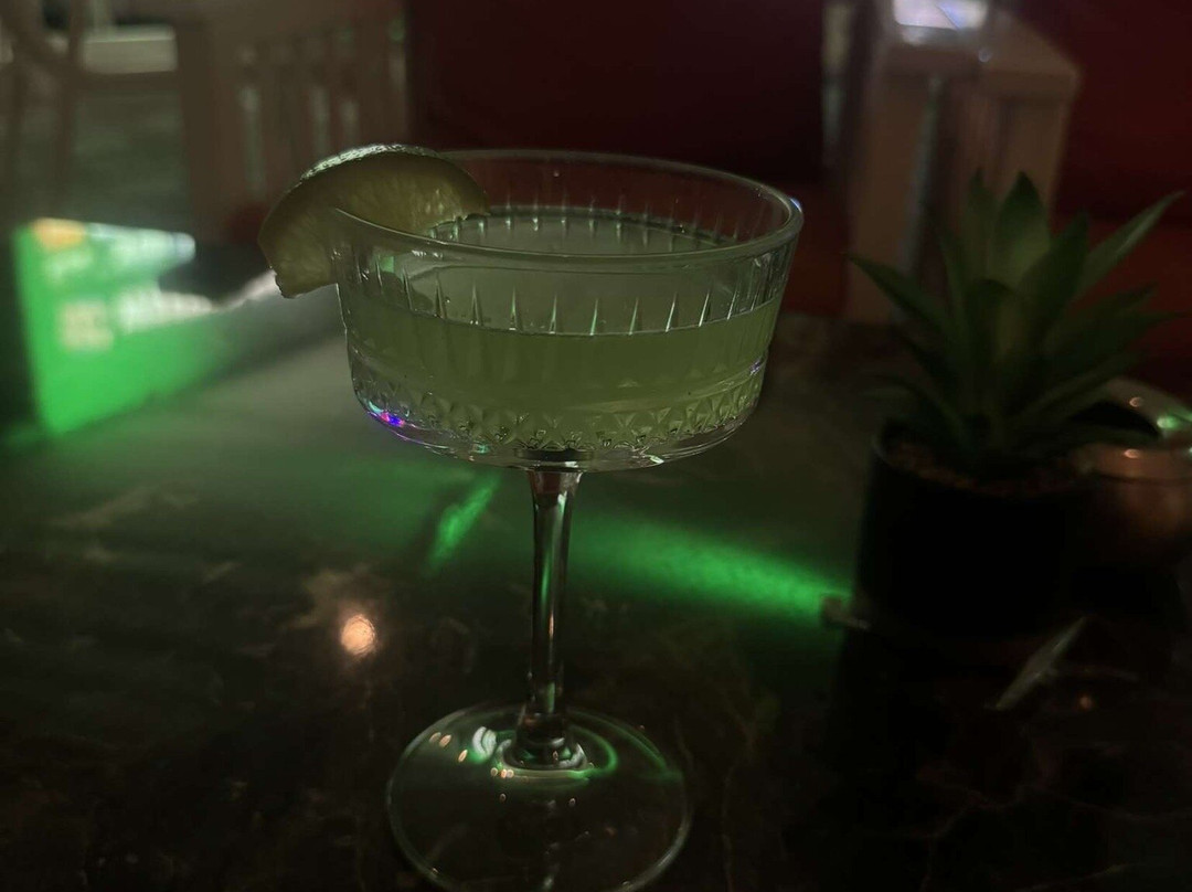 Cocktails & Dreams Lardos-Lardos必去景点