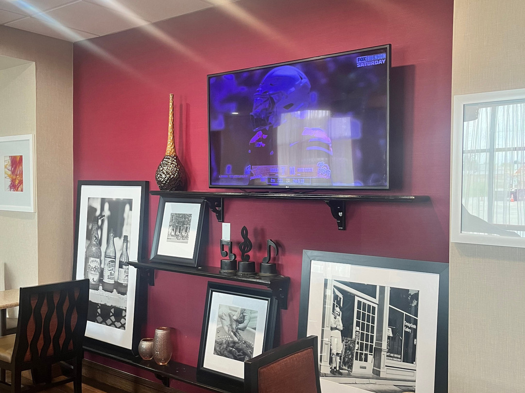 Hampton Inn Opelousas主图