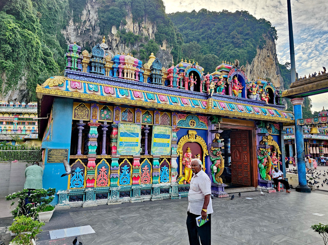 Sri Venkatachalapathi & Alamelu Temple-黑风洞必去景点