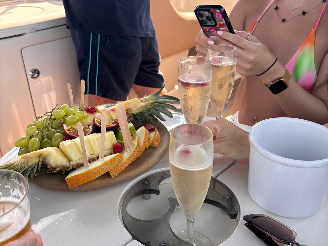 cornelia luxury yacht cruiser-普它肋斯必去景点