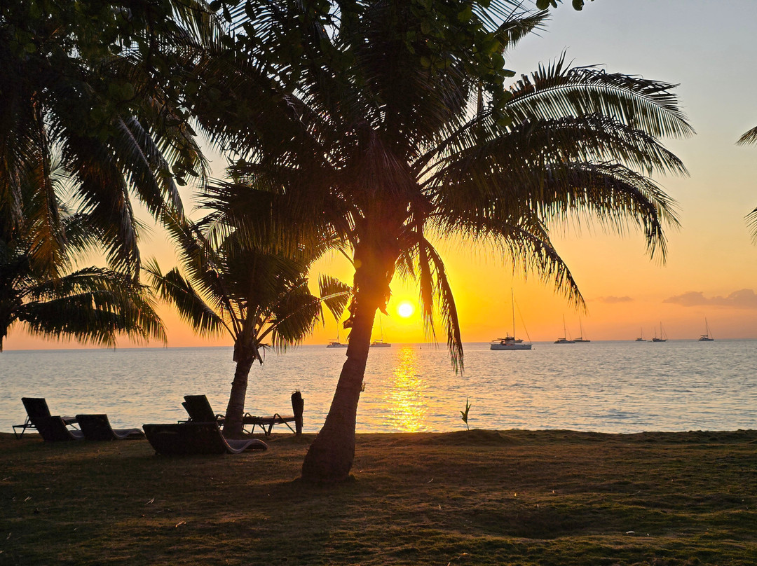 罗玛尼岛度假酒店主图