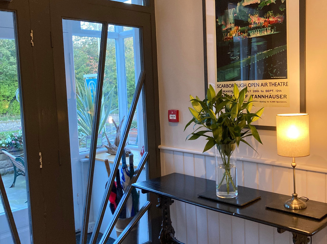 Alexander Hotel - Seaside Hideaway主图