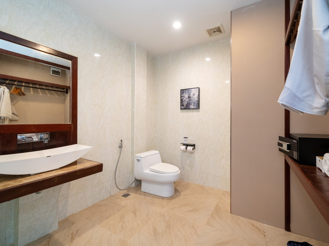 Howard Johnson By Wyndham Phuket Naiyang