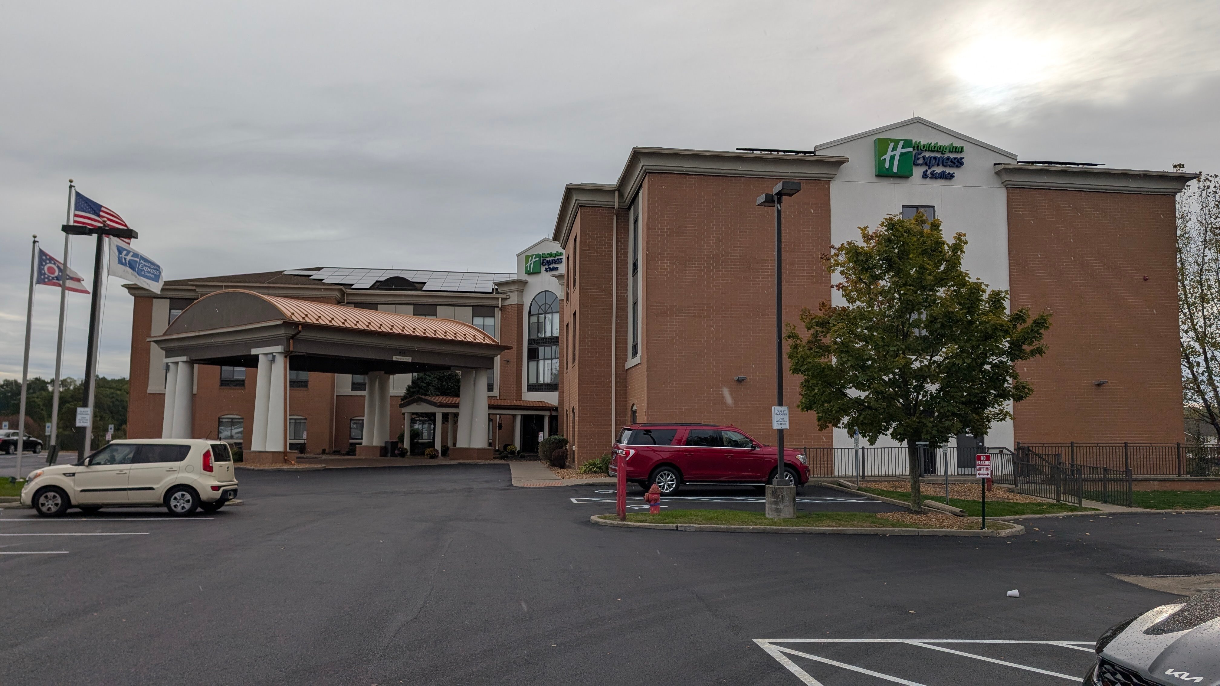Holiday Inn Express & Suites Akron Regional Airport Area By IHG-浴室