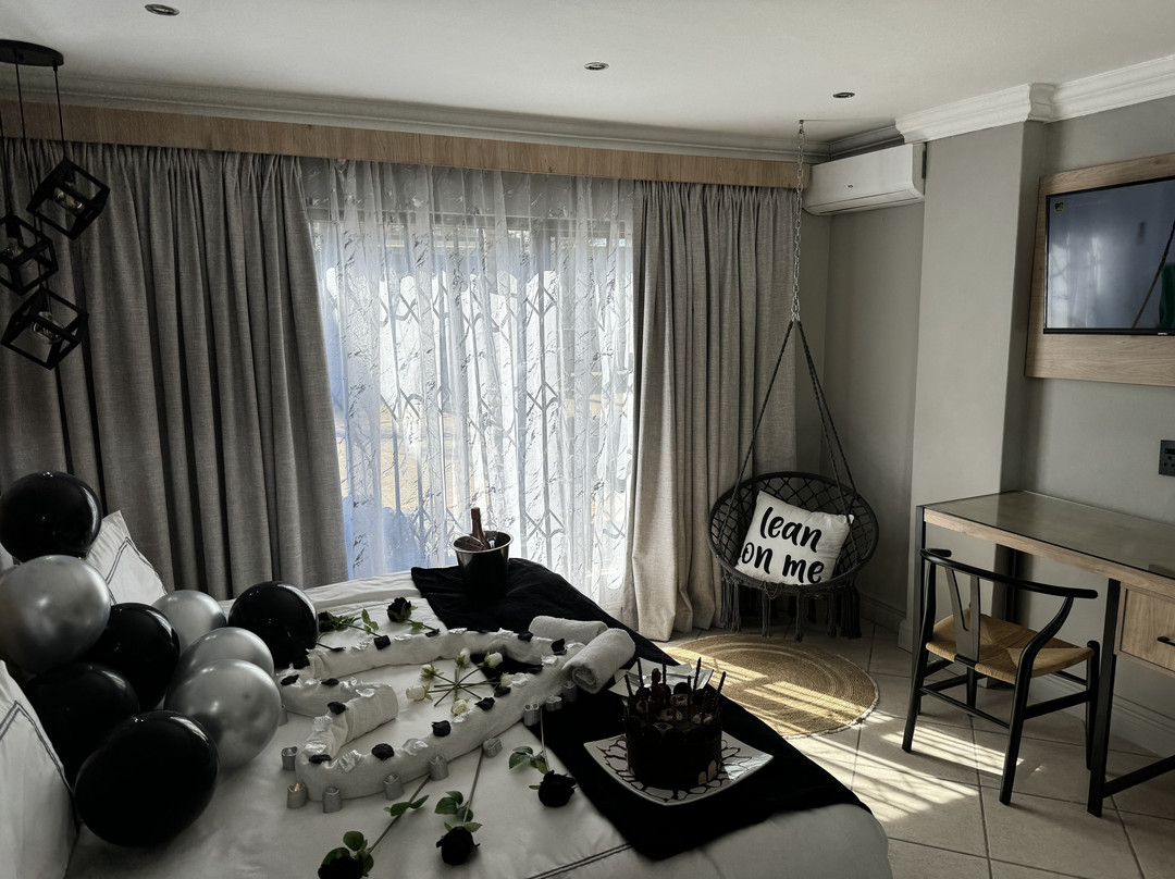 Africa Paradise Or Tambo Boutique Hotel主图