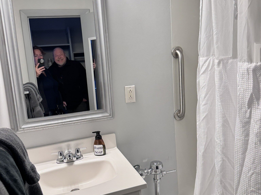 Harbor Landing主图