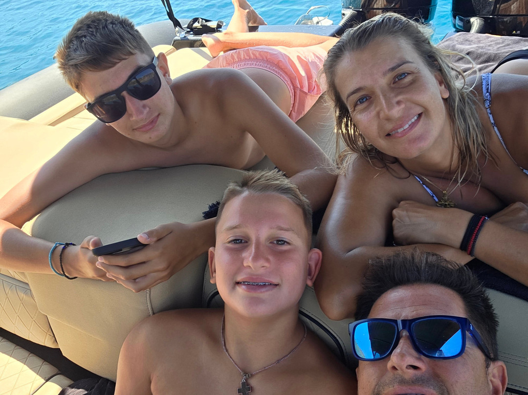 Riviera Sea Cruises-Argyroupoli必去景点