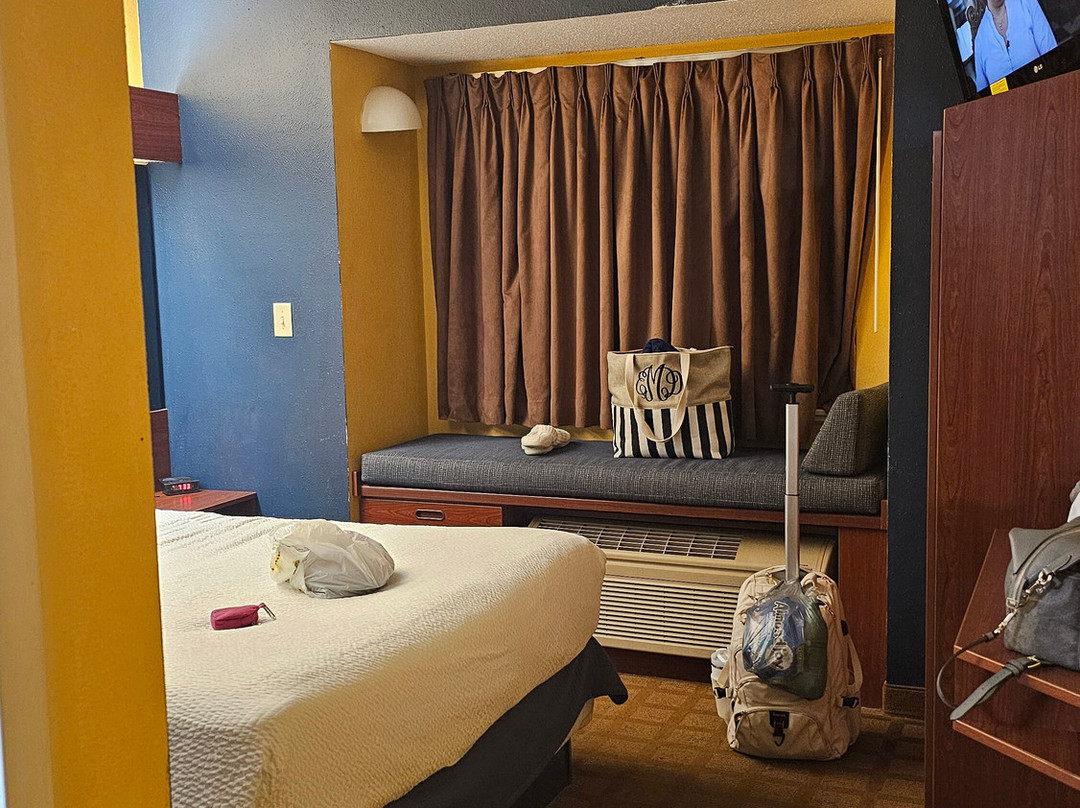 Microtel Inn & Suites by Wyndham Hillsborough主图