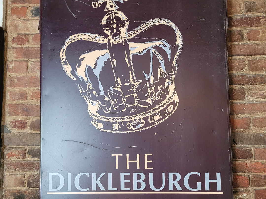 The Dickleburgh Crown主图