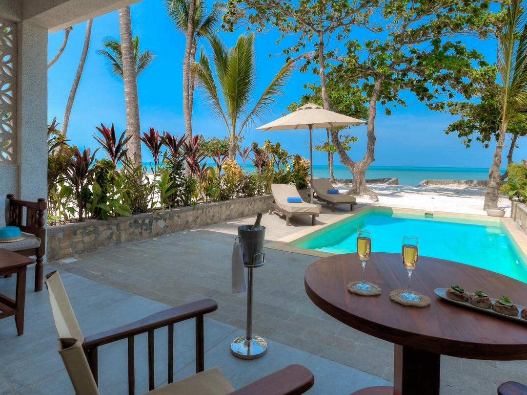 钻石马潘兹海滩全包式酒店主图