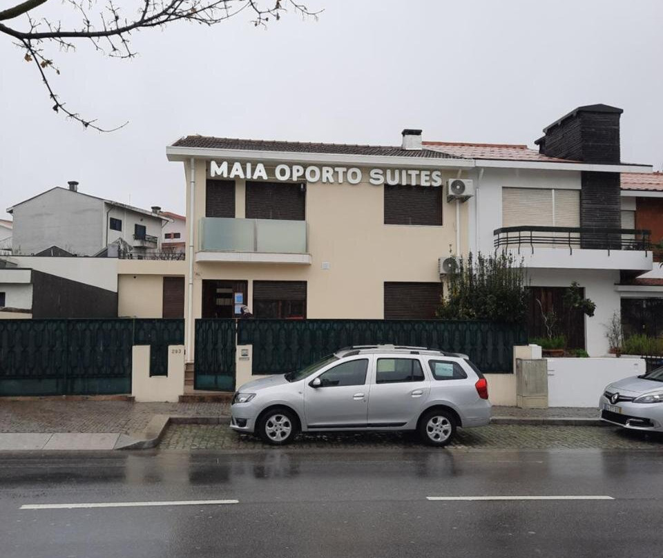 Maia Oporto Suites