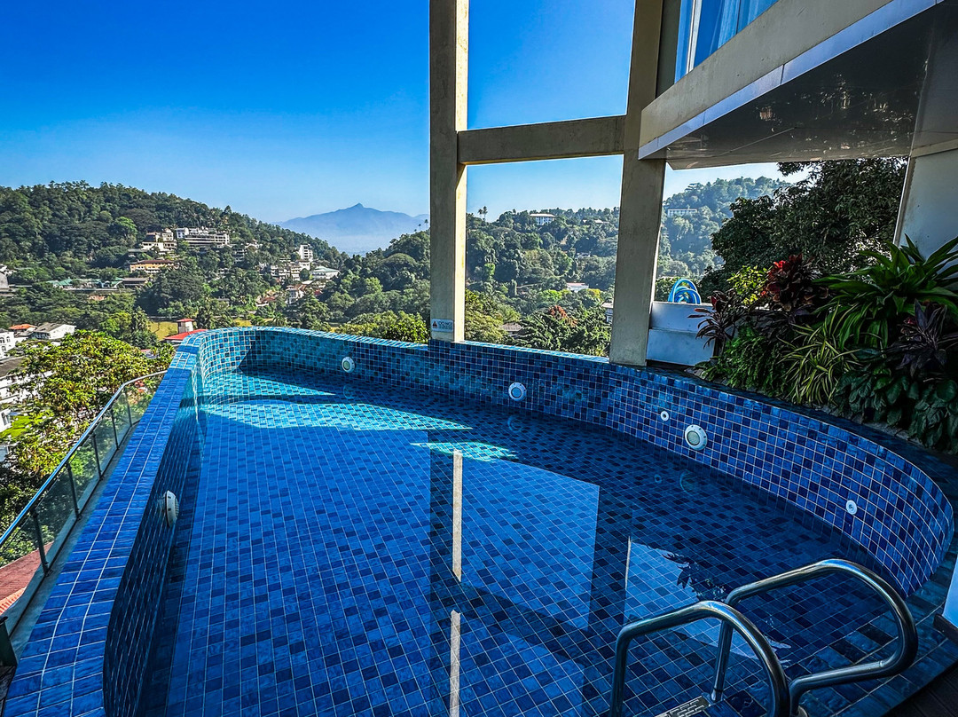 宏大塞伦迪布酒店主图