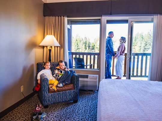 Whitefish Riverfront Hotel主图