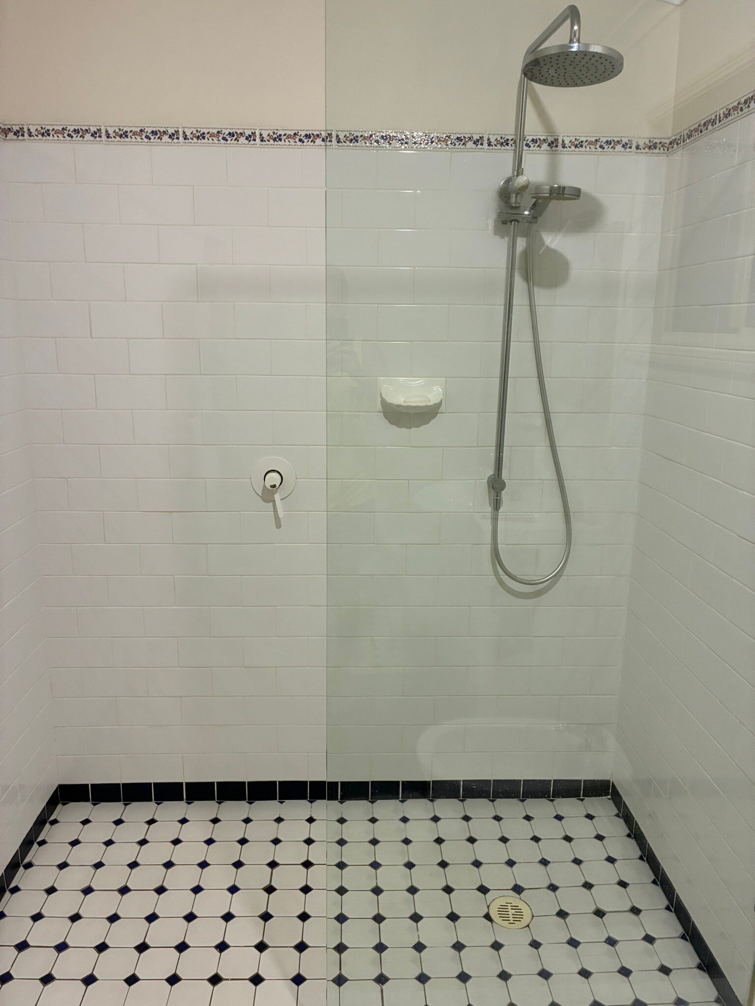 The Falls Montville-官方