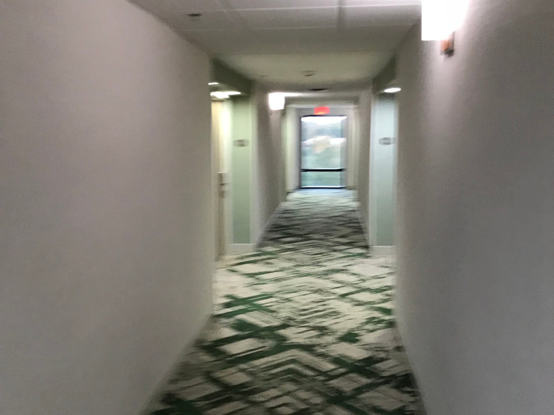 圣露西港欢朋酒店及套房主图