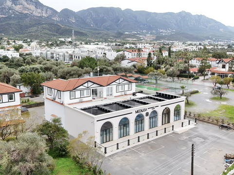 Medusa Restaurant & Lounge & Bar