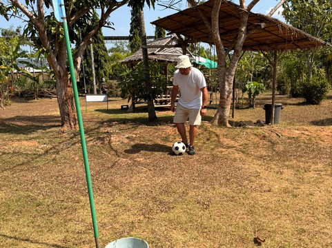 普吉岛疯狂足球高尔夫-芭东海滩必去景点