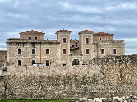 圣费兰城堡-菲格拉斯必去景点