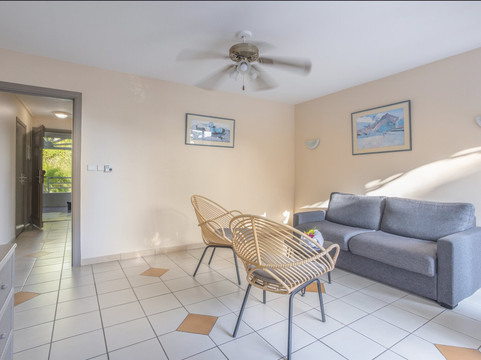 卡利比亚圣路瑟酒店主图