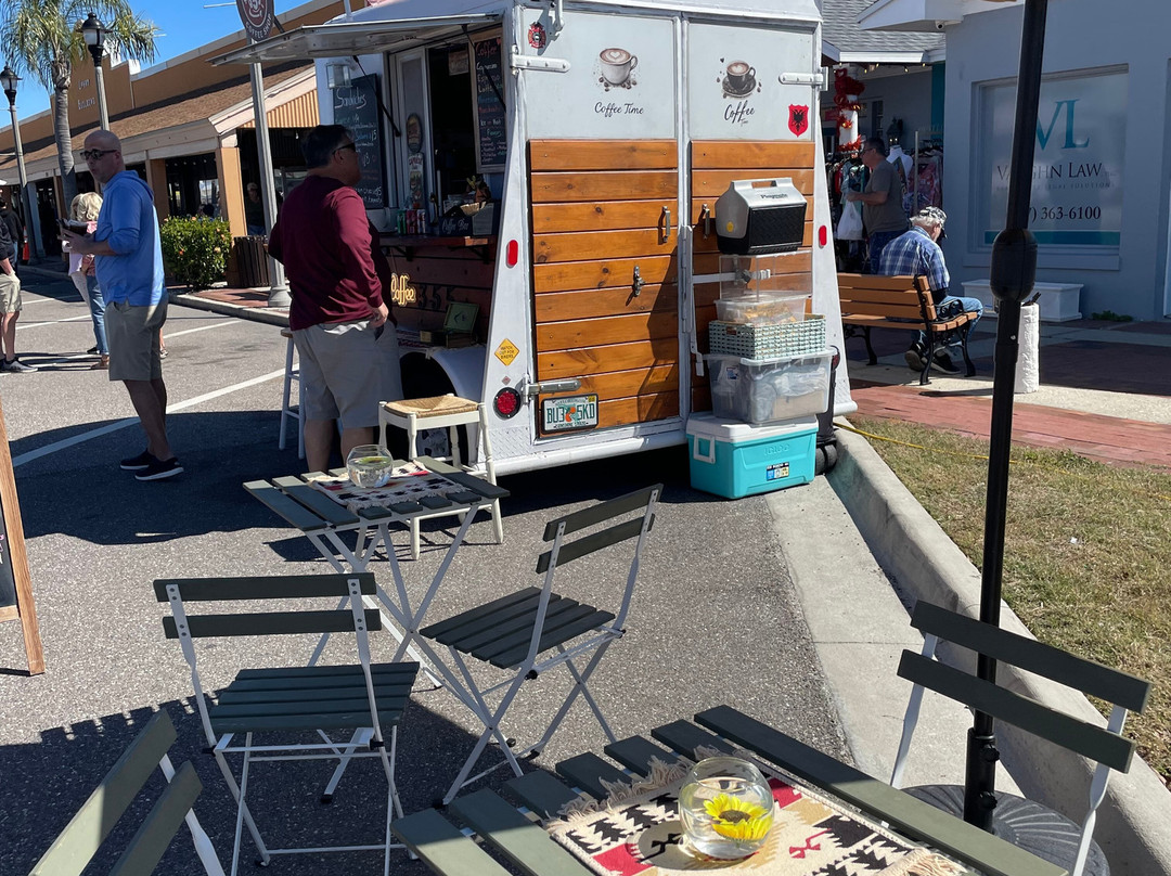 Corey Avenue Sunday Market-圣彼得海滩必去景点