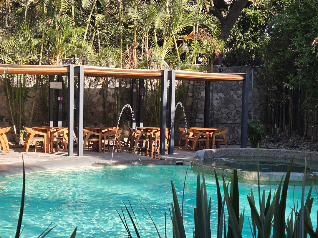 维多利亚行政酒店主图