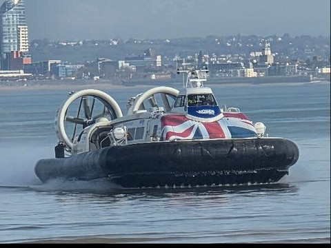 Hovertravel-赖德必去景点