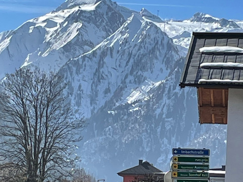 库普仑巴巴拉霍夫酒店 - 限成人主图