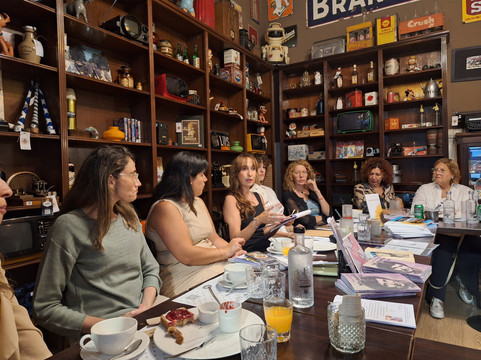 Delis Café Vintage Shop