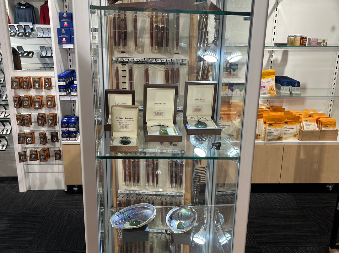 DF纪念品店-皇后镇必去景点